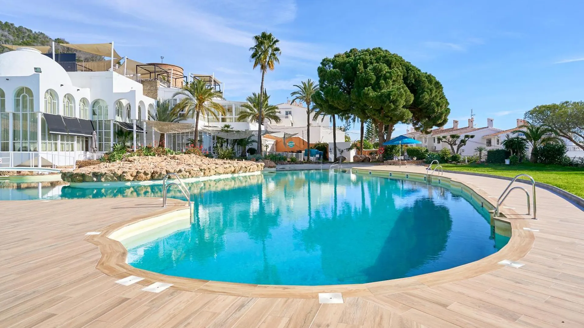 Casa Con Bellas Vistas Sobre La Bahia De 네르하