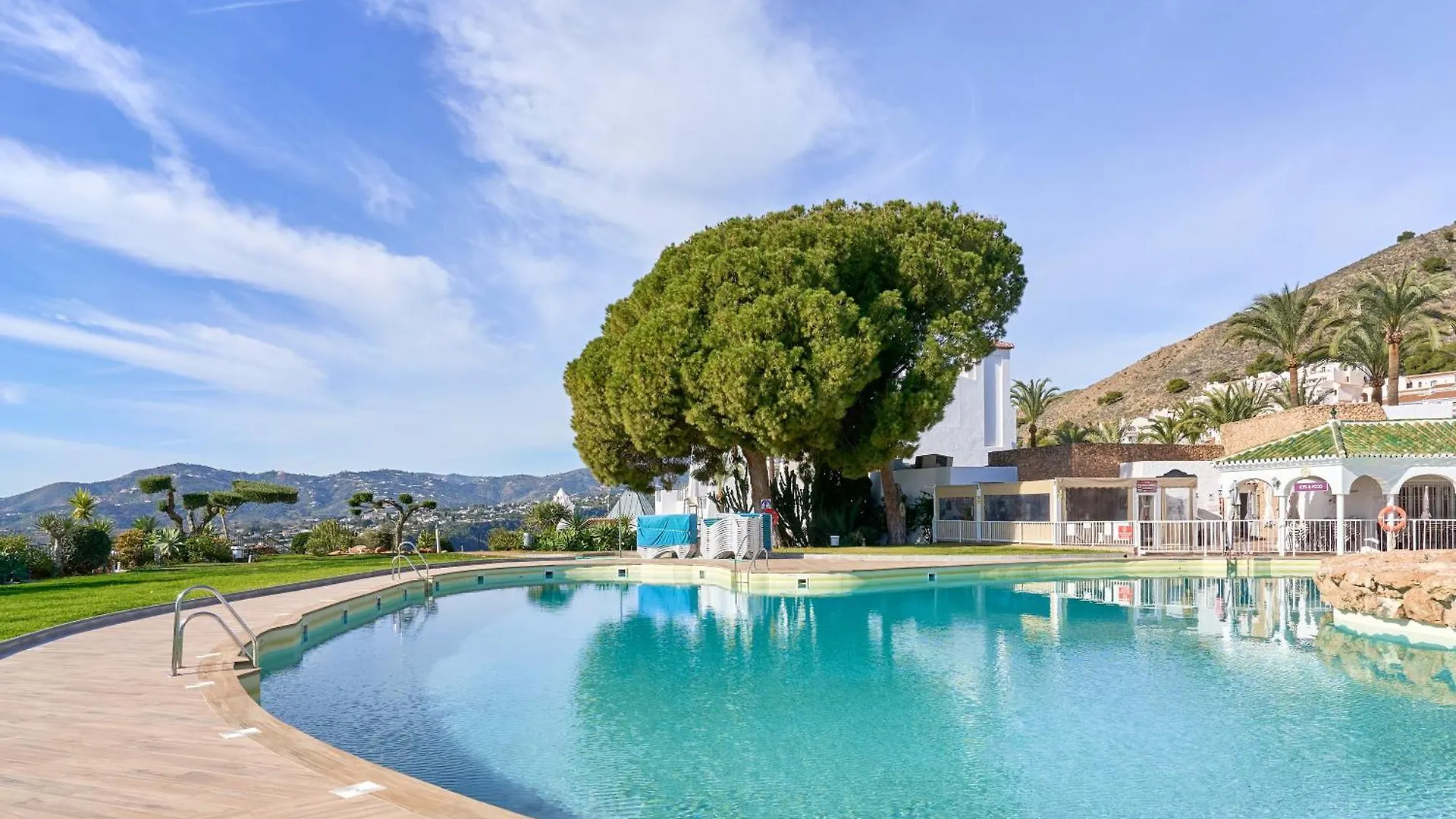 아파트 Casa Con Bellas Vistas Sobre La Bahia De 네르하