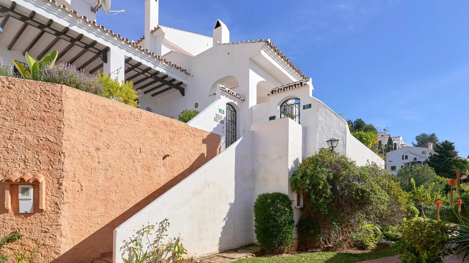 Casa Con Bellas Vistas Sobre La Bahia De 네르하 스페인