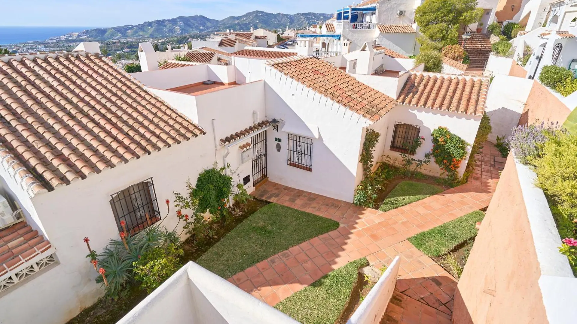 아파트 Casa Con Bellas Vistas Sobre La Bahia De 네르하 스페인