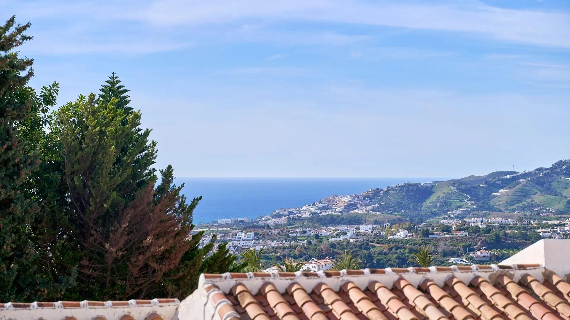 아파트 Casa Con Bellas Vistas Sobre La Bahia De 네르하