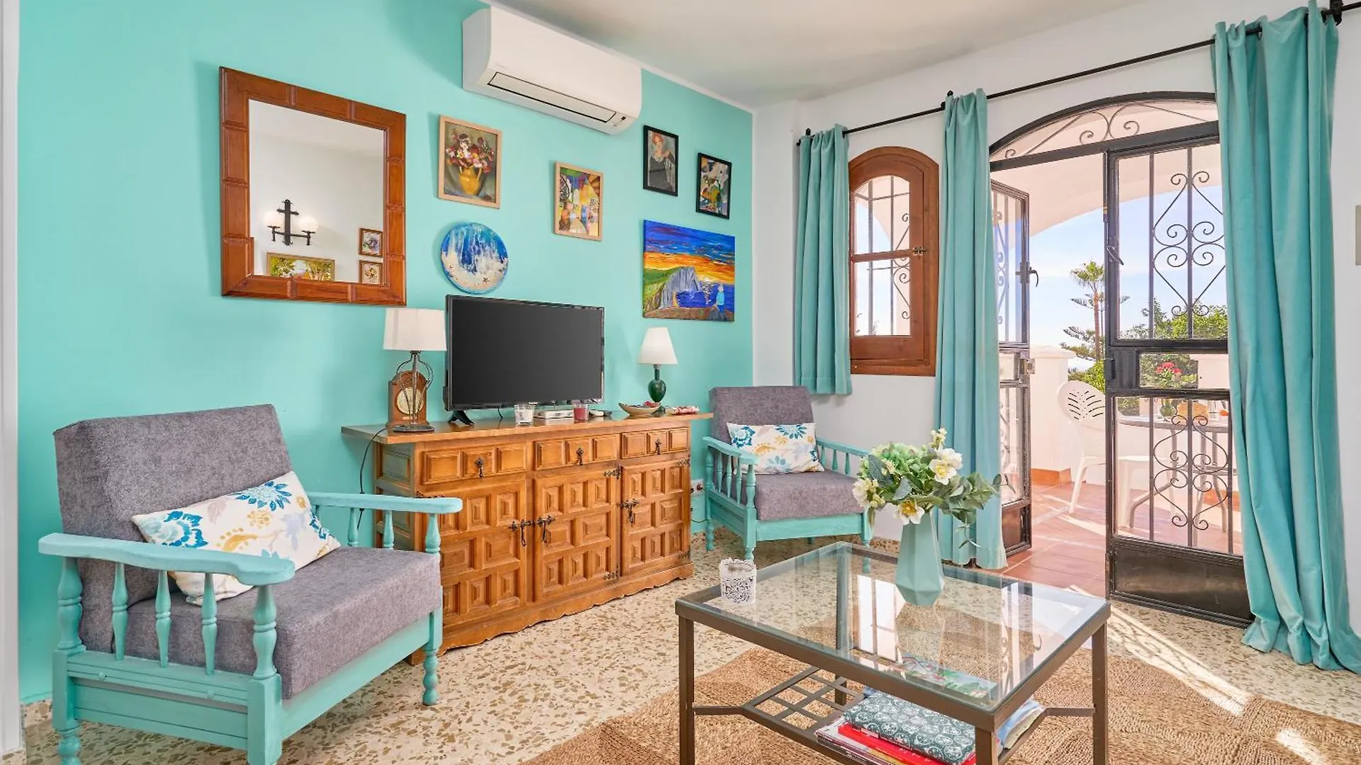 Casa Con Bellas Vistas Sobre La Bahia De 네르하 스페인