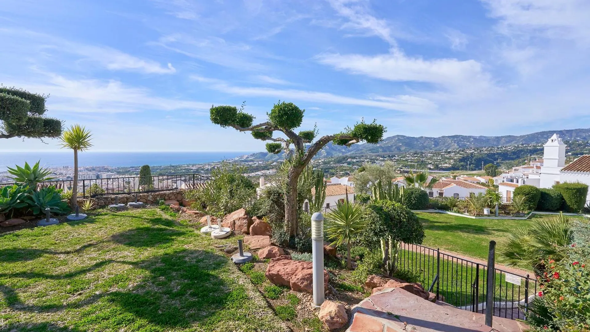 아파트 Casa Con Bellas Vistas Sobre La Bahia De 네르하 스페인